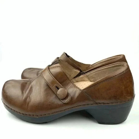 Dansko clogs size 38 7.5-8 Brown leather button - Picture 6 of 14